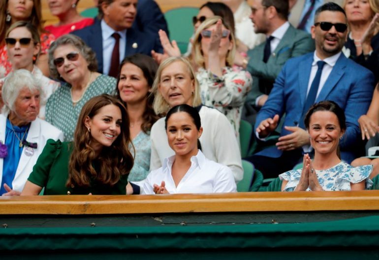 Meghan y Kate asisten a la final de Wimbeldon. Foto: Reuters