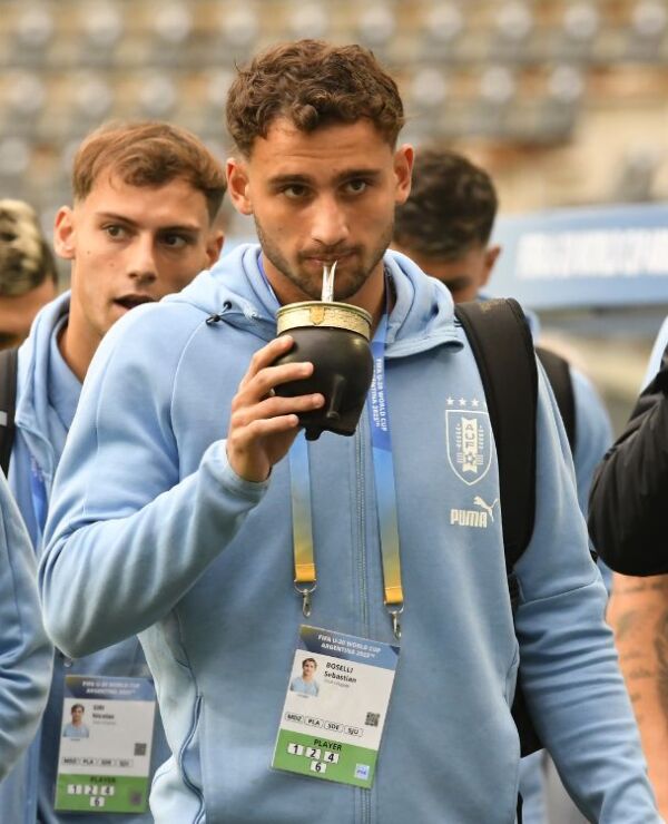 Sebastián Boselli en la previa del partido entre Uruguay e Inglaterra en el Mundial Sub 20.
