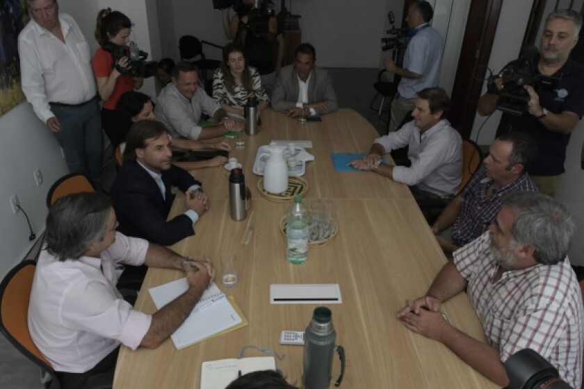 reunion-este-martes-entre-el-gobierno-electo-y-un-solo-uruguay-foto-leonardo-maine.jpeg