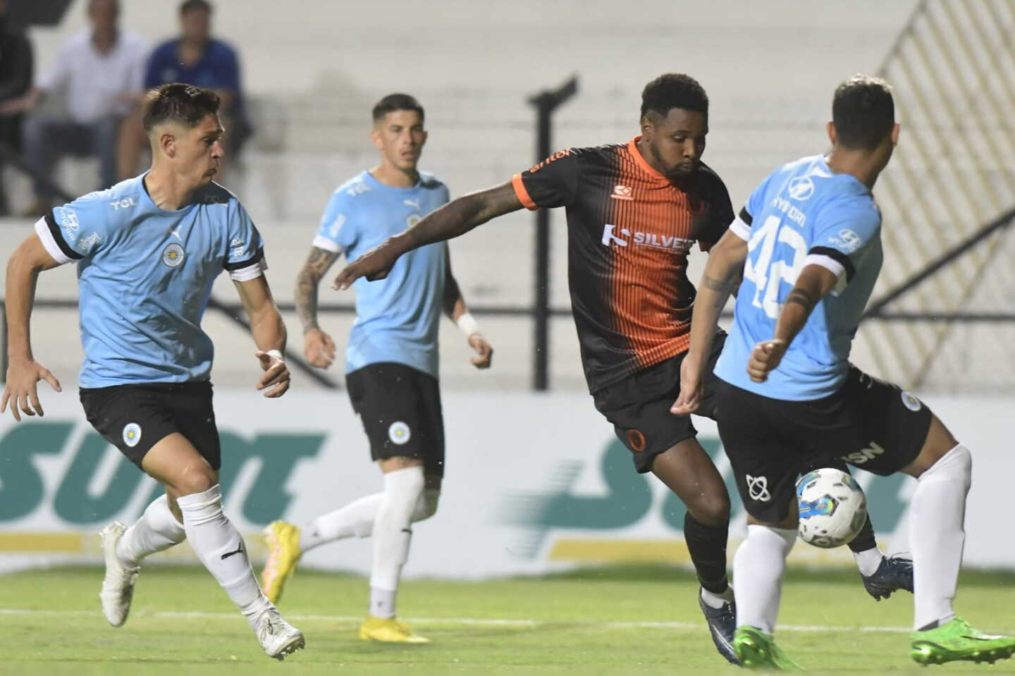 Montevideo City Torque 1-2 Cerro Largo: Nahuel Furtado dio vuelta el ...