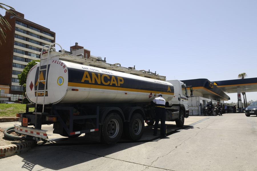 El eterno femenino de una imaginativa pintora