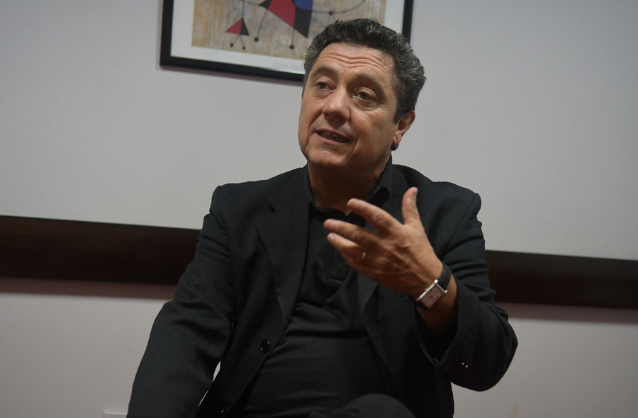 El eterno femenino de una imaginativa pintora