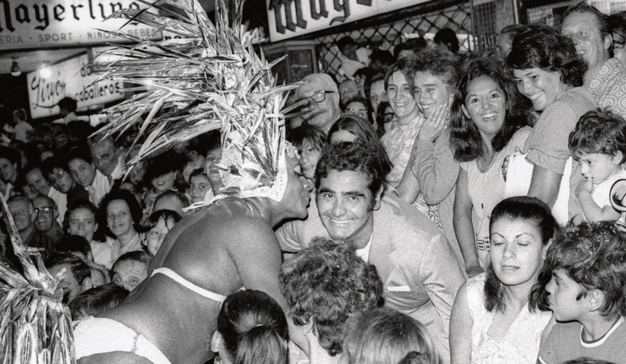 El eterno femenino de una imaginativa pintora