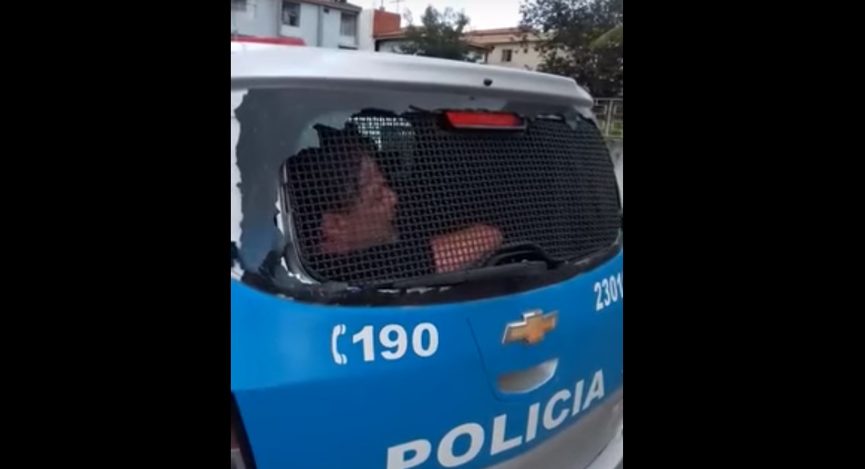 El eterno femenino de una imaginativa pintora