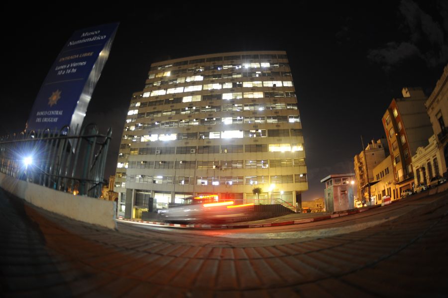 El eterno femenino de una imaginativa pintora