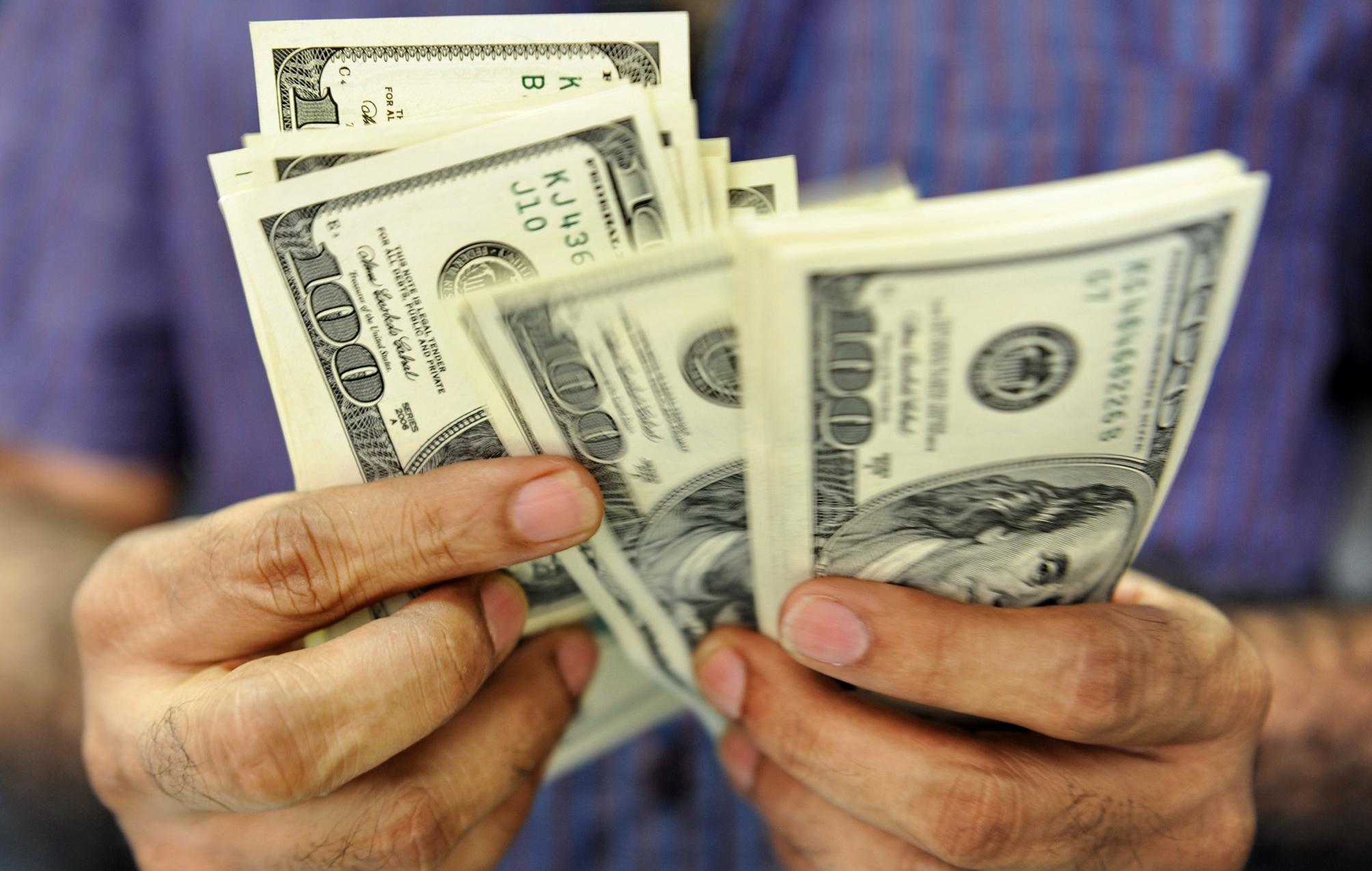 El eterno femenino de una imaginativa pintora