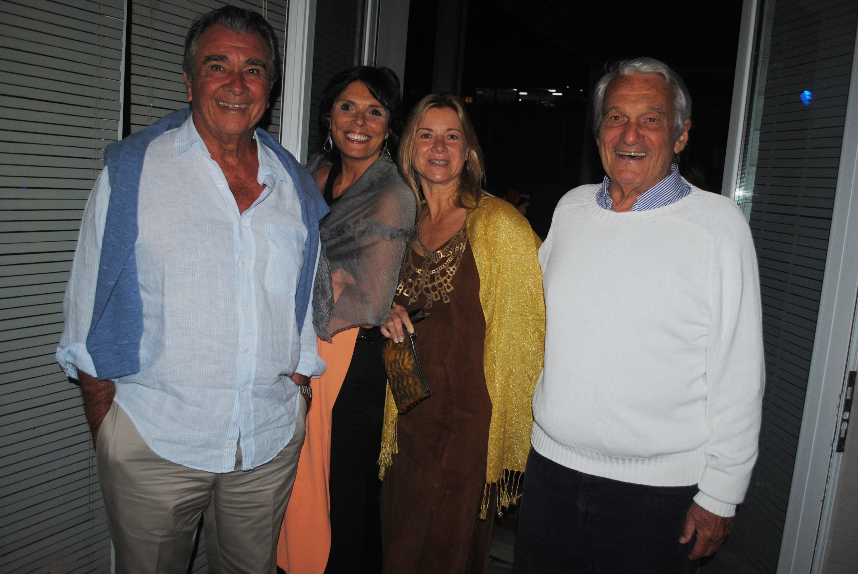 Carlos Etcheverrygaray, Mirta Cantos, María y Mikie Reynal.