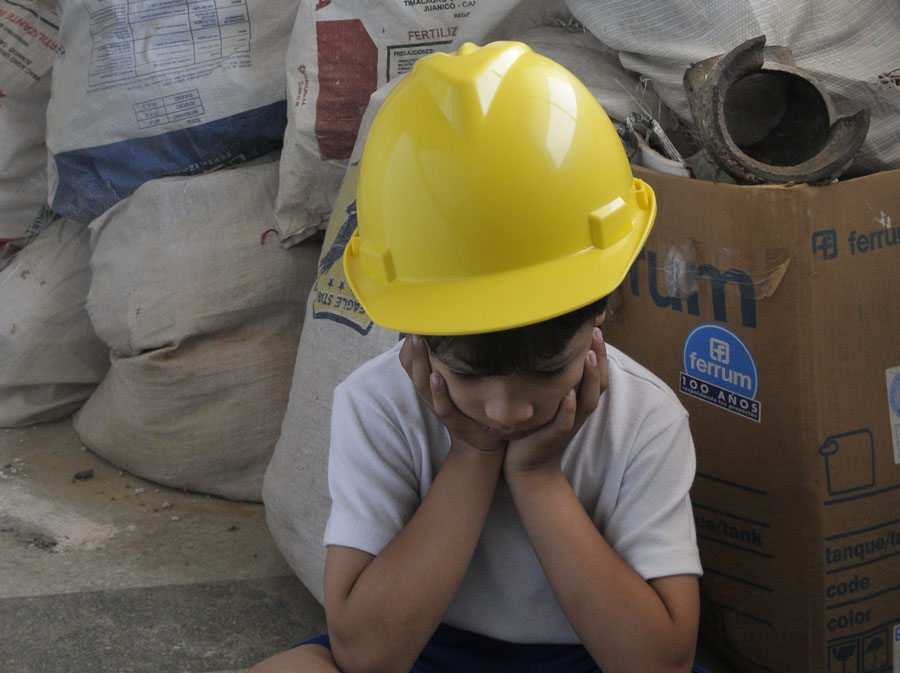 El eterno femenino de una imaginativa pintora