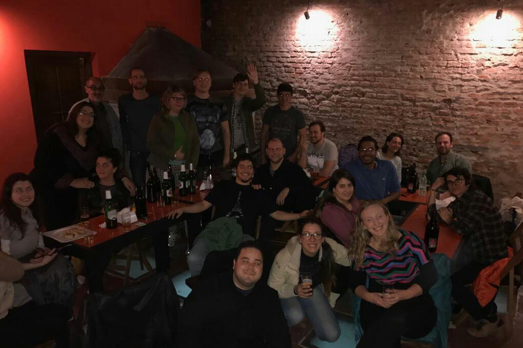 El eterno femenino de una imaginativa pintora