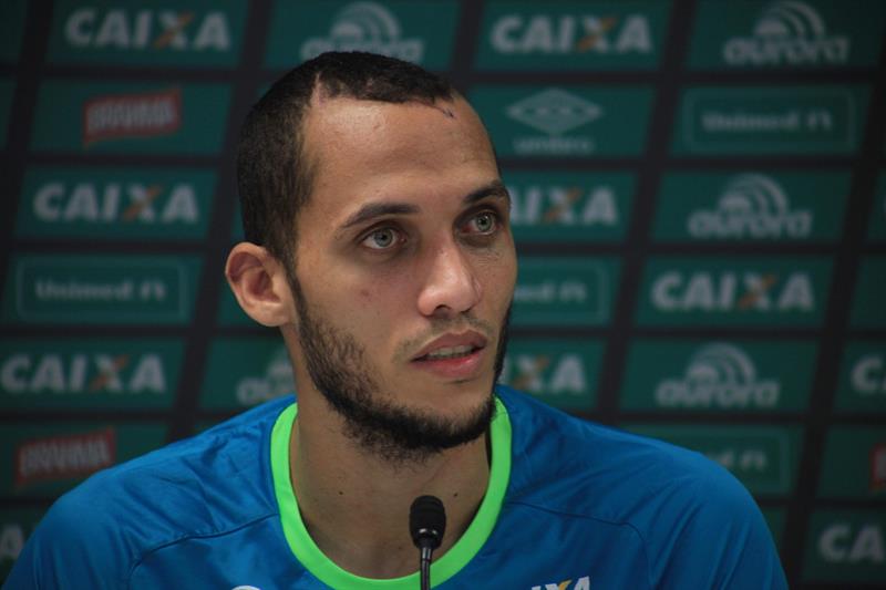Neto en conferencia al inicio de la pretemporada de sus compañeros. Foto: EFE