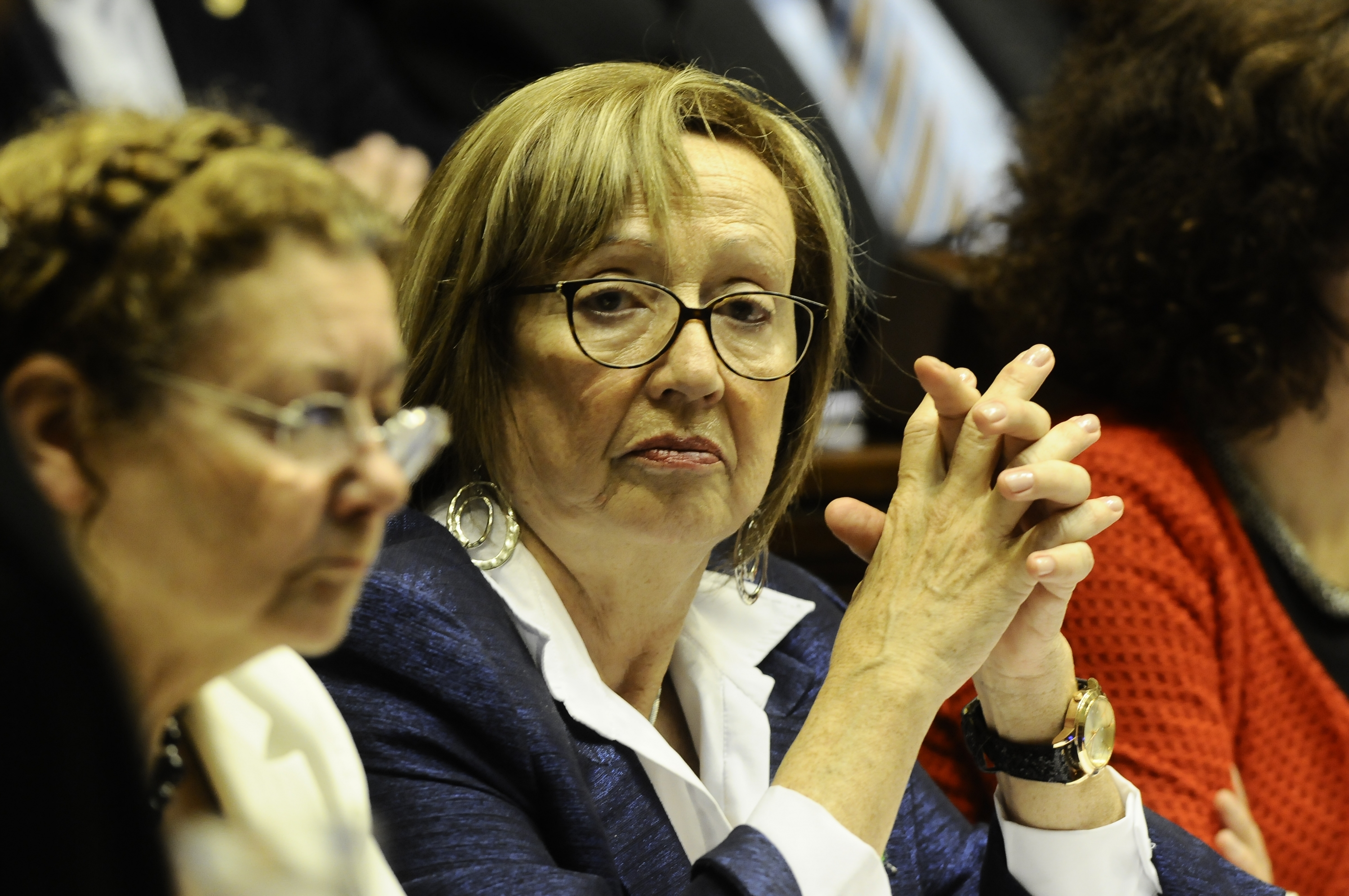 El eterno femenino de una imaginativa pintora