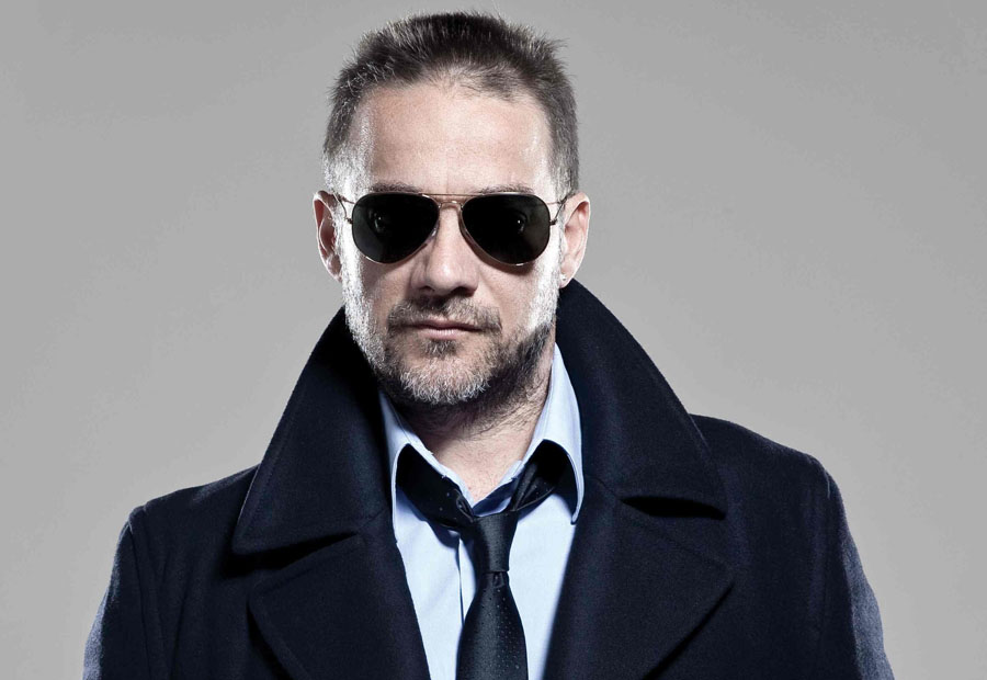 El eterno femenino de una imaginativa pintora