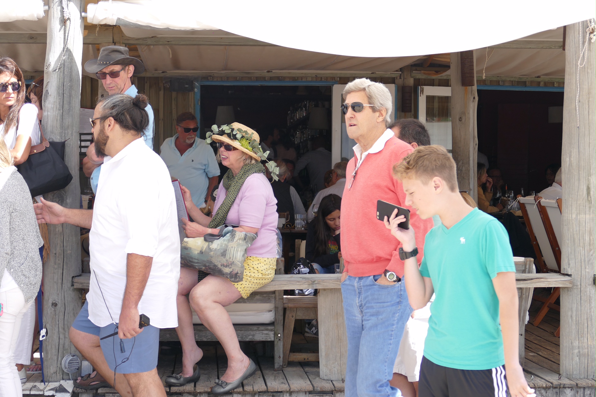 El eterno femenino de una imaginativa pintora