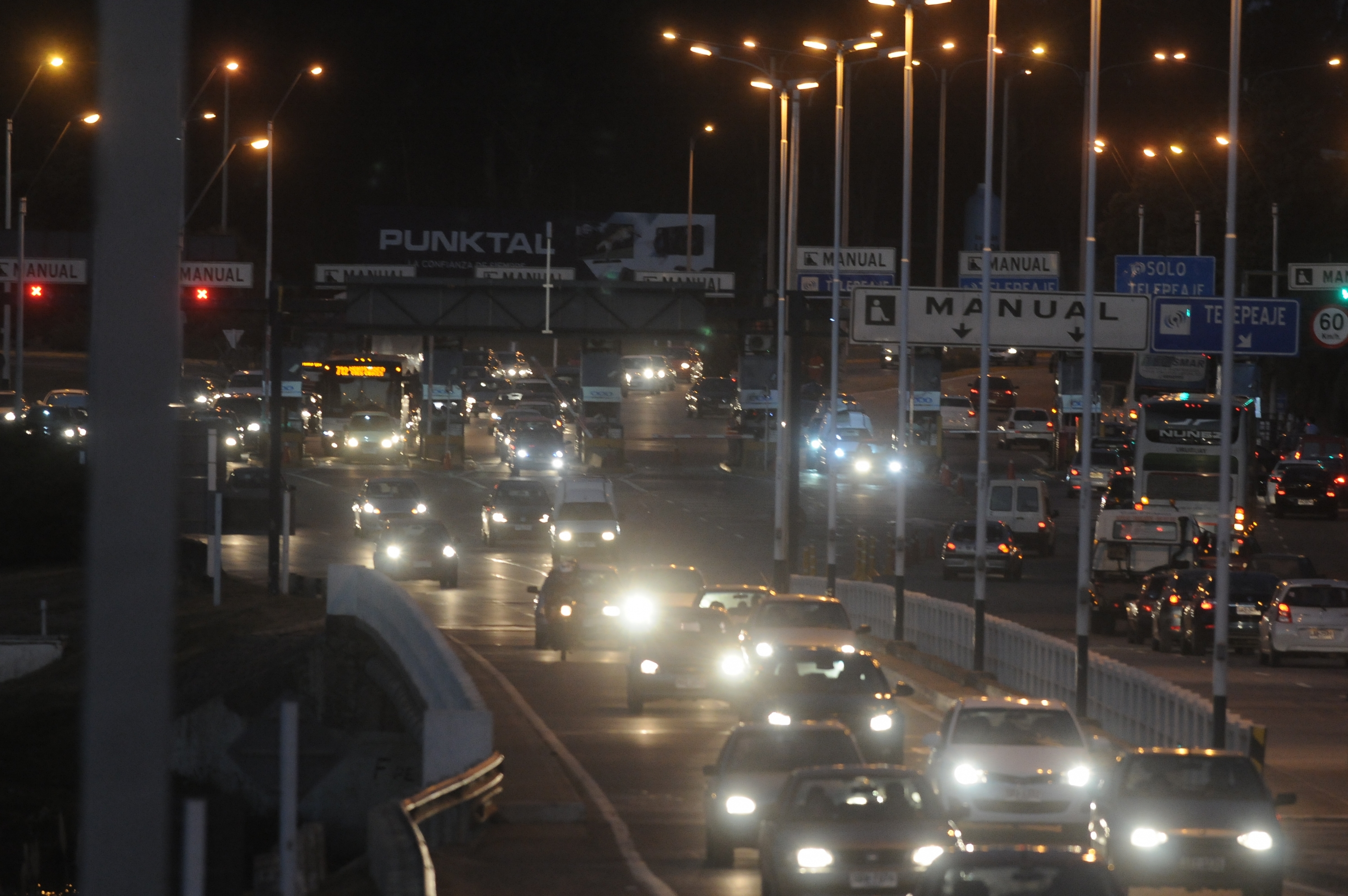 El eterno femenino de una imaginativa pintora