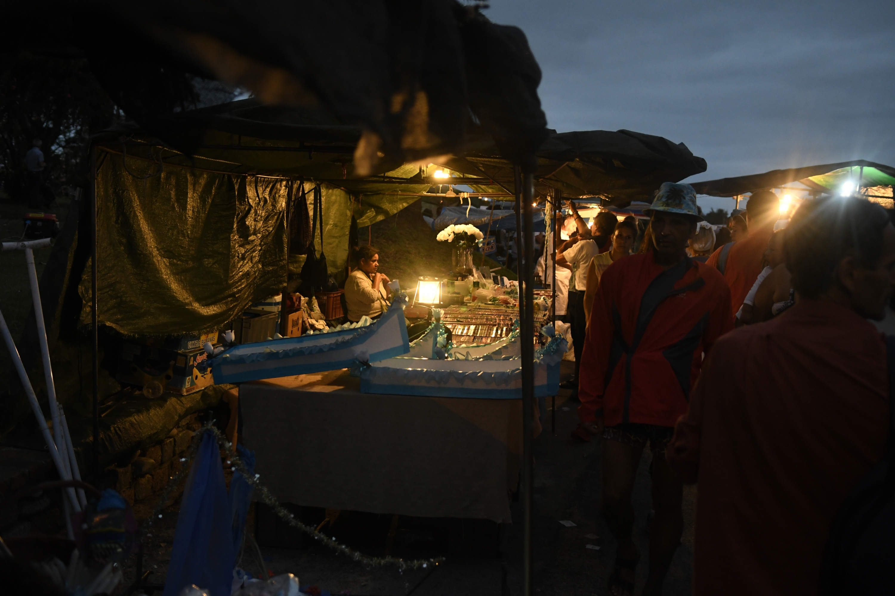 Miles de creyentes homenajearon a la diosa del mar en su día. Foto: Fernando Ponzetto