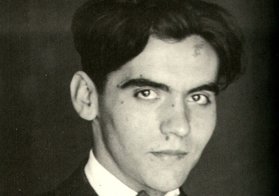 El eterno femenino de una imaginativa pintora