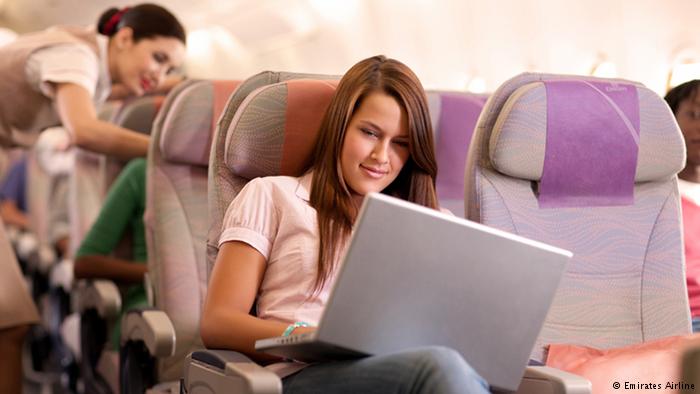 El eterno femenino de una imaginativa pintora