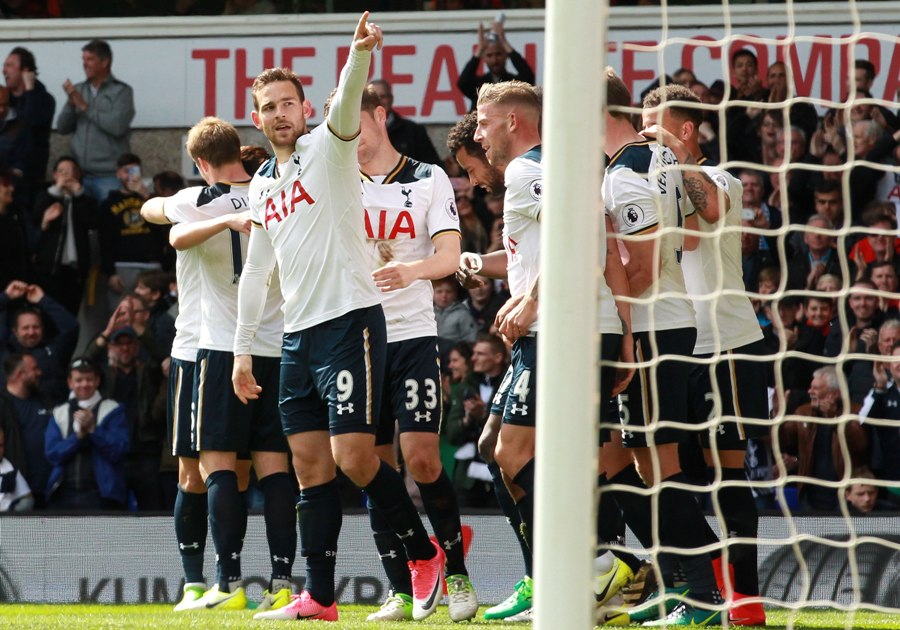 El eterno femenino de una imaginativa pintora