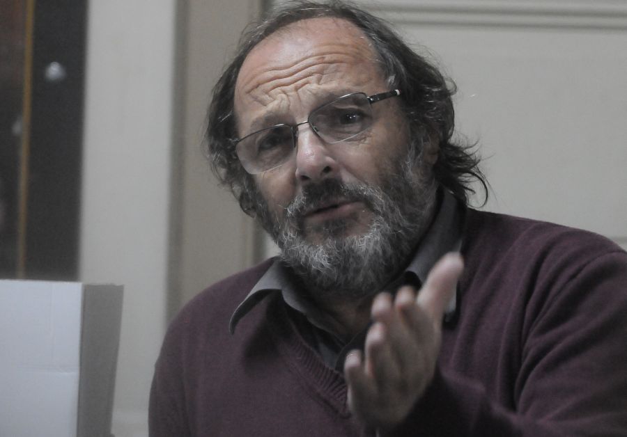 El eterno femenino de una imaginativa pintora