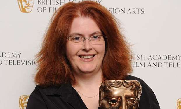 La autora de la serie, una mujer que también ha ganado el BAFTA.