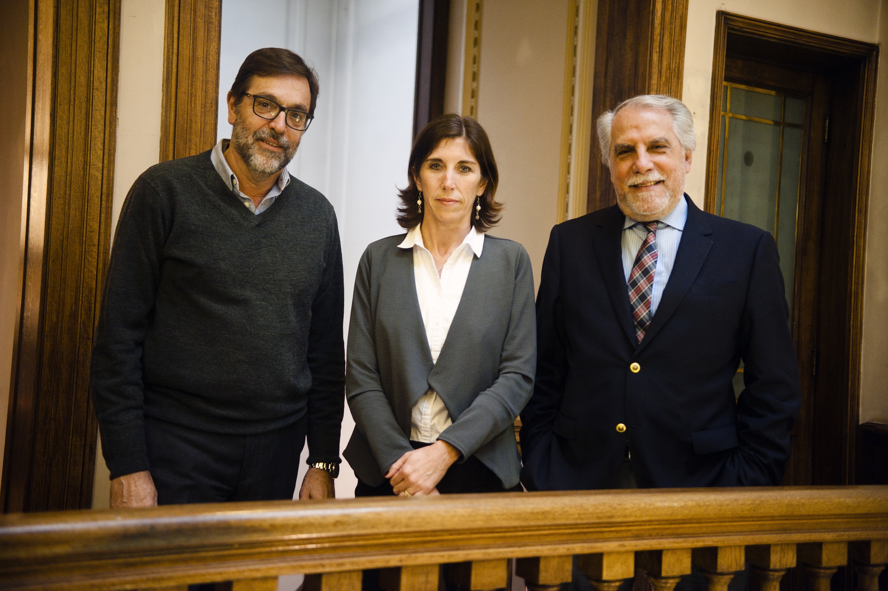 Doctores Roberto Andrade y Natalia Labat, junto al gerente general de Summum Carlos Vallejo.