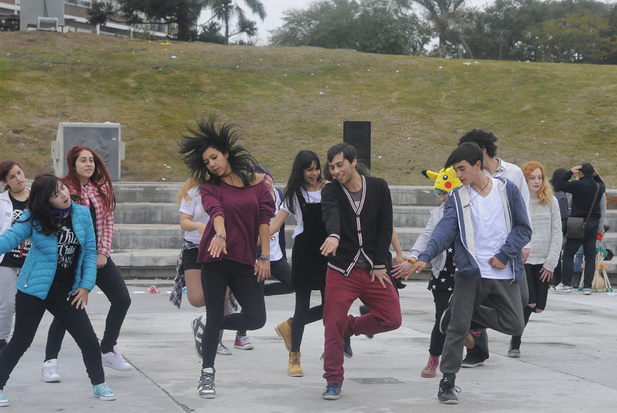 El eterno femenino de una imaginativa pintora