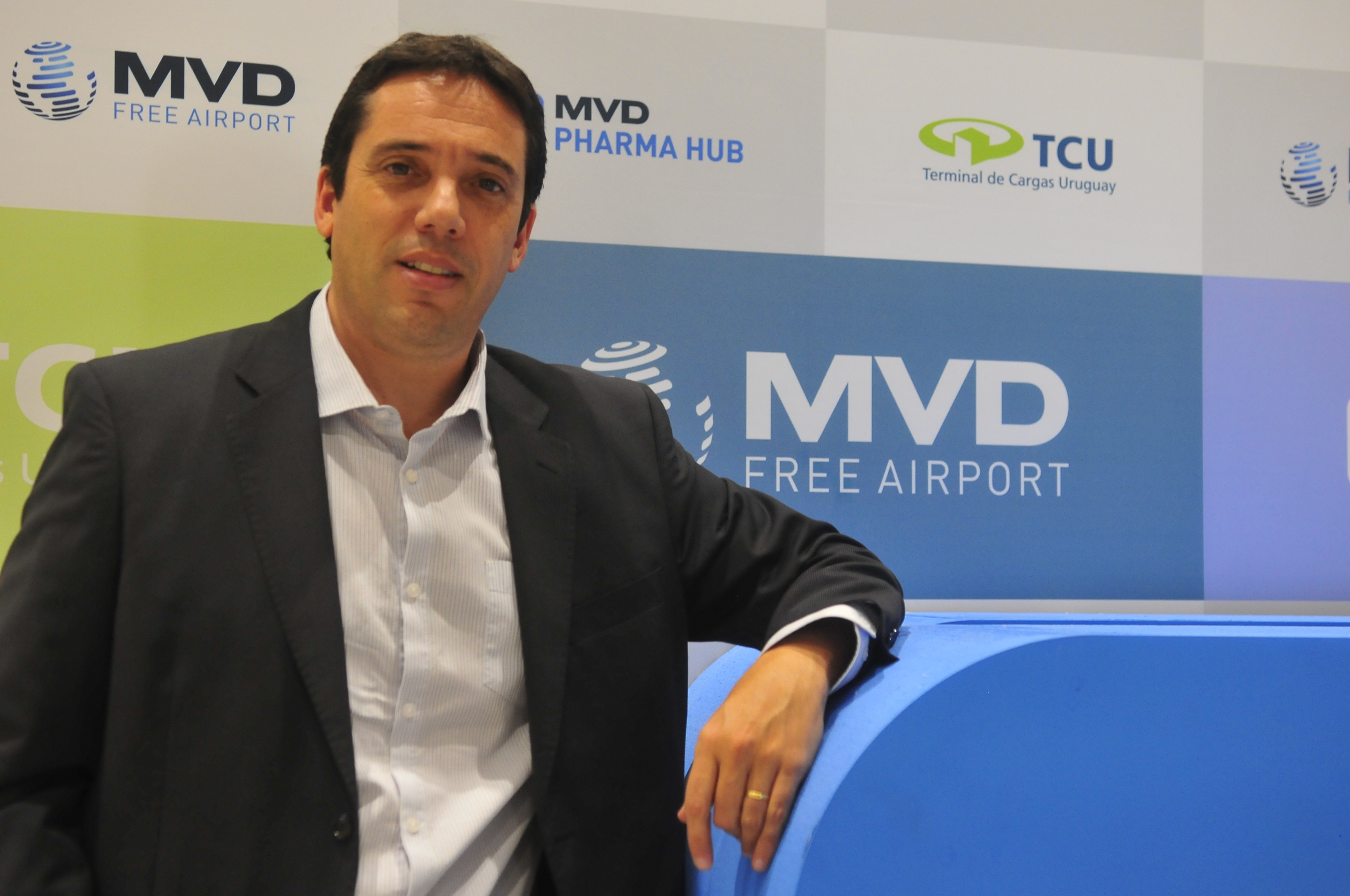 El eterno femenino de una imaginativa pintora