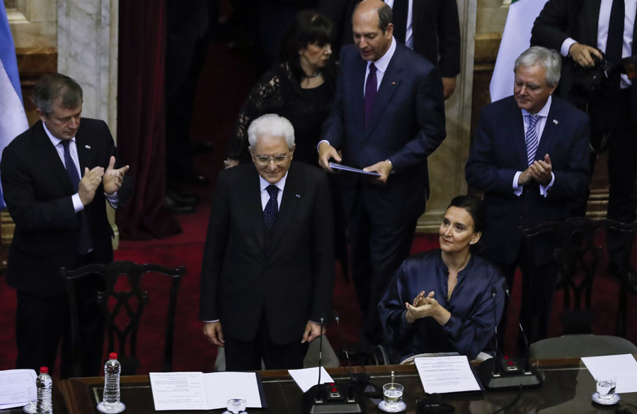 El eterno femenino de una imaginativa pintora