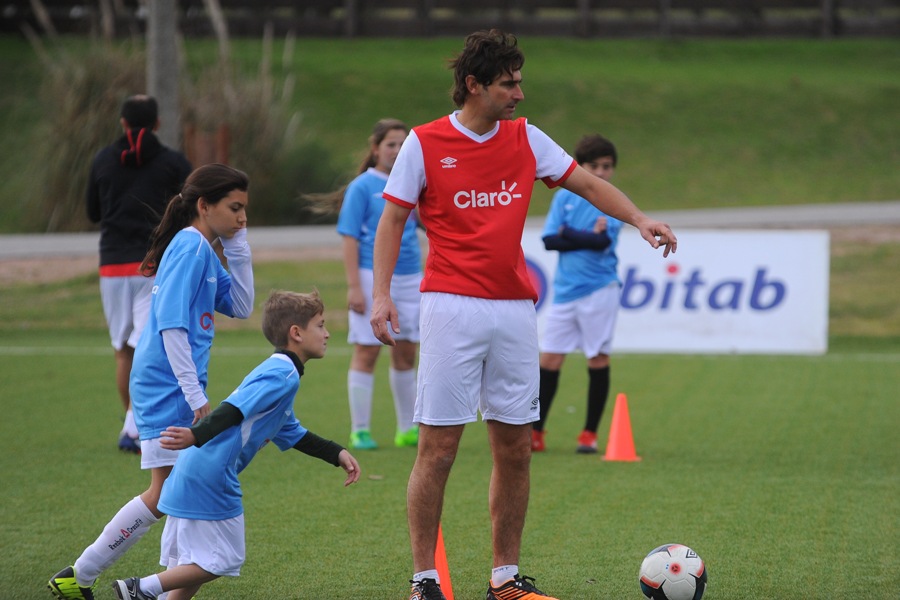 El eterno femenino de una imaginativa pintora