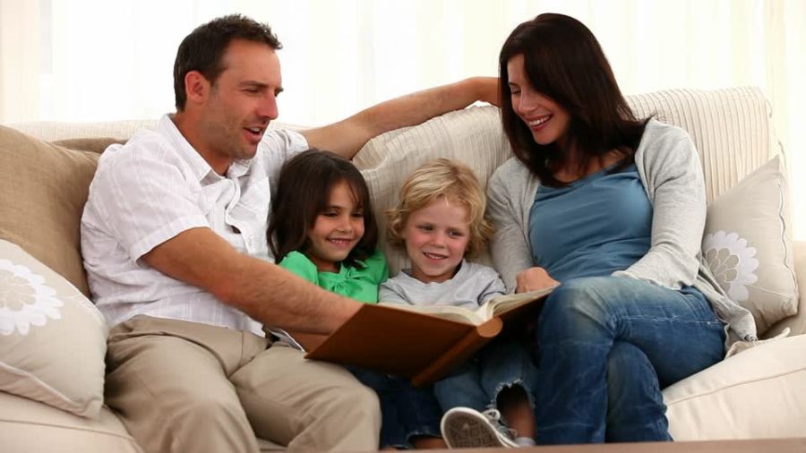 El eterno femenino de una imaginativa pintora