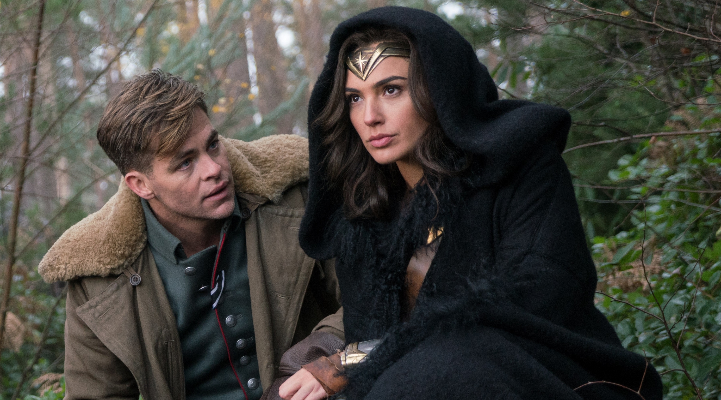La llega de Steve Trevor (Chris Pine) a Isla Paraíso hará que Diana salga al mundo.