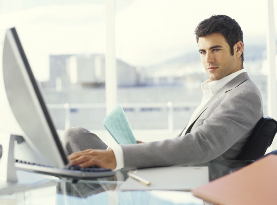 El eterno femenino de una imaginativa pintora