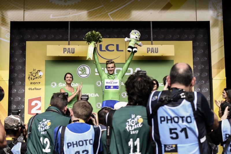 El eterno femenino de una imaginativa pintora