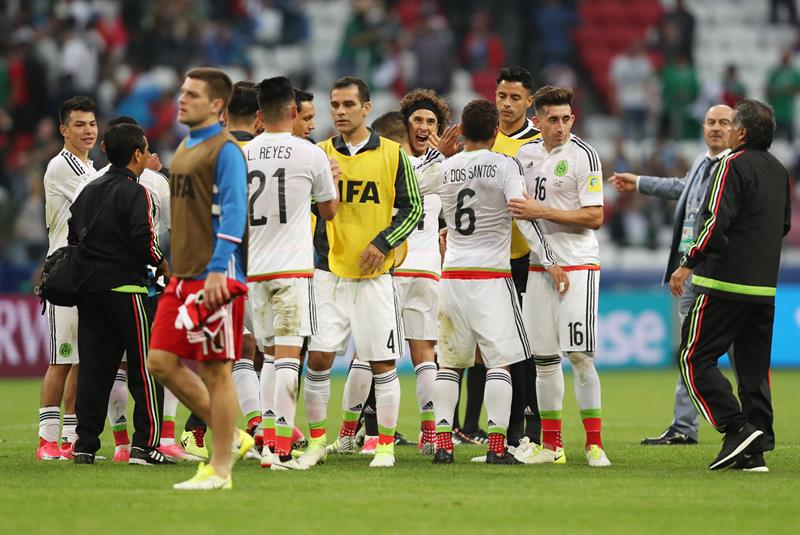 La selección de México venció a Rusia y pasó a semifinales. Foto: EFE
