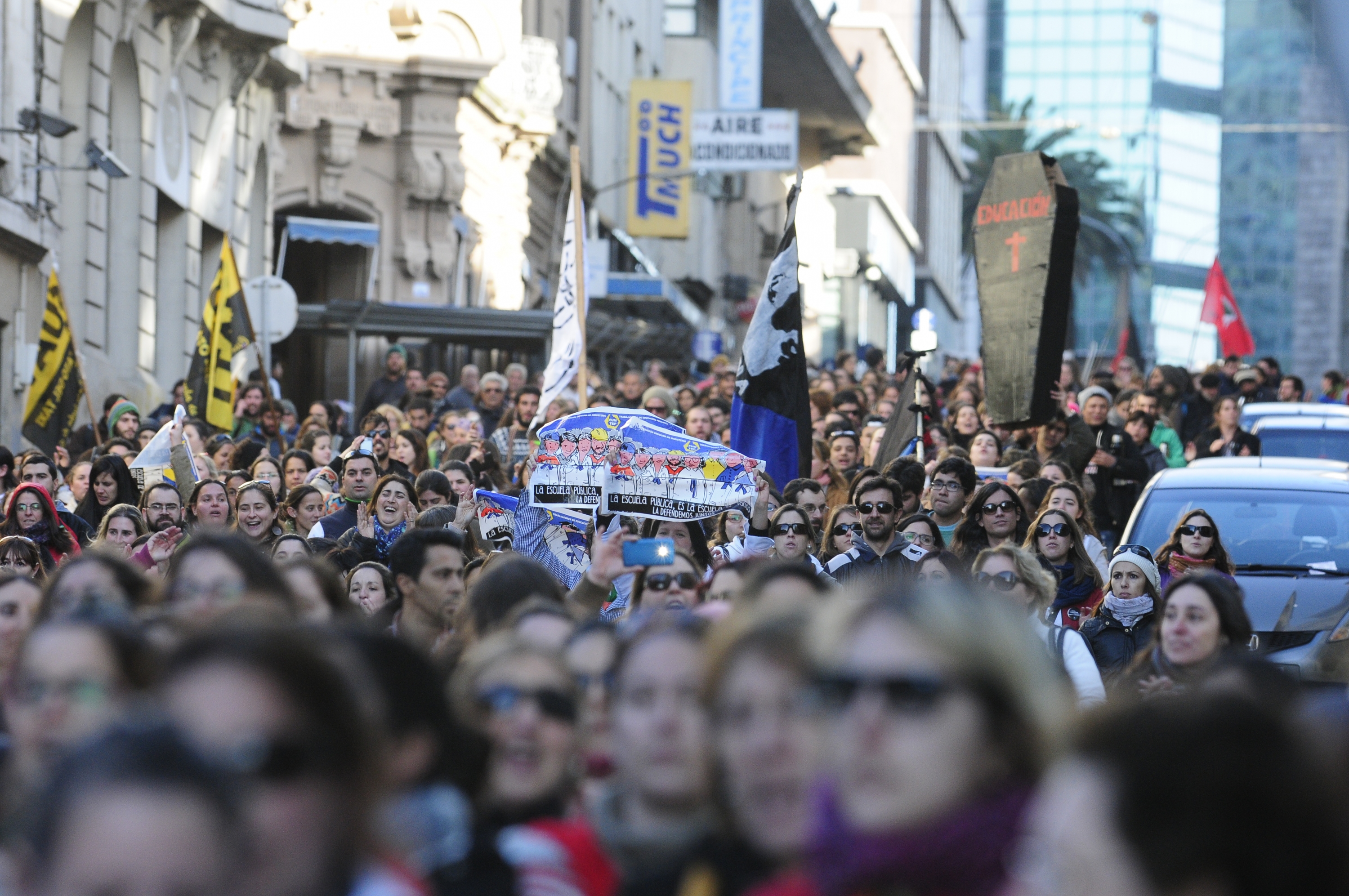 El eterno femenino de una imaginativa pintora