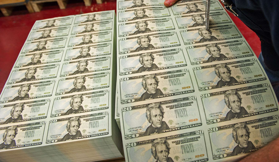 El eterno femenino de una imaginativa pintora