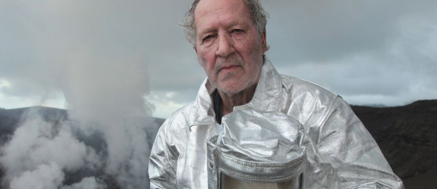 El eterno femenino de una imaginativa pintora