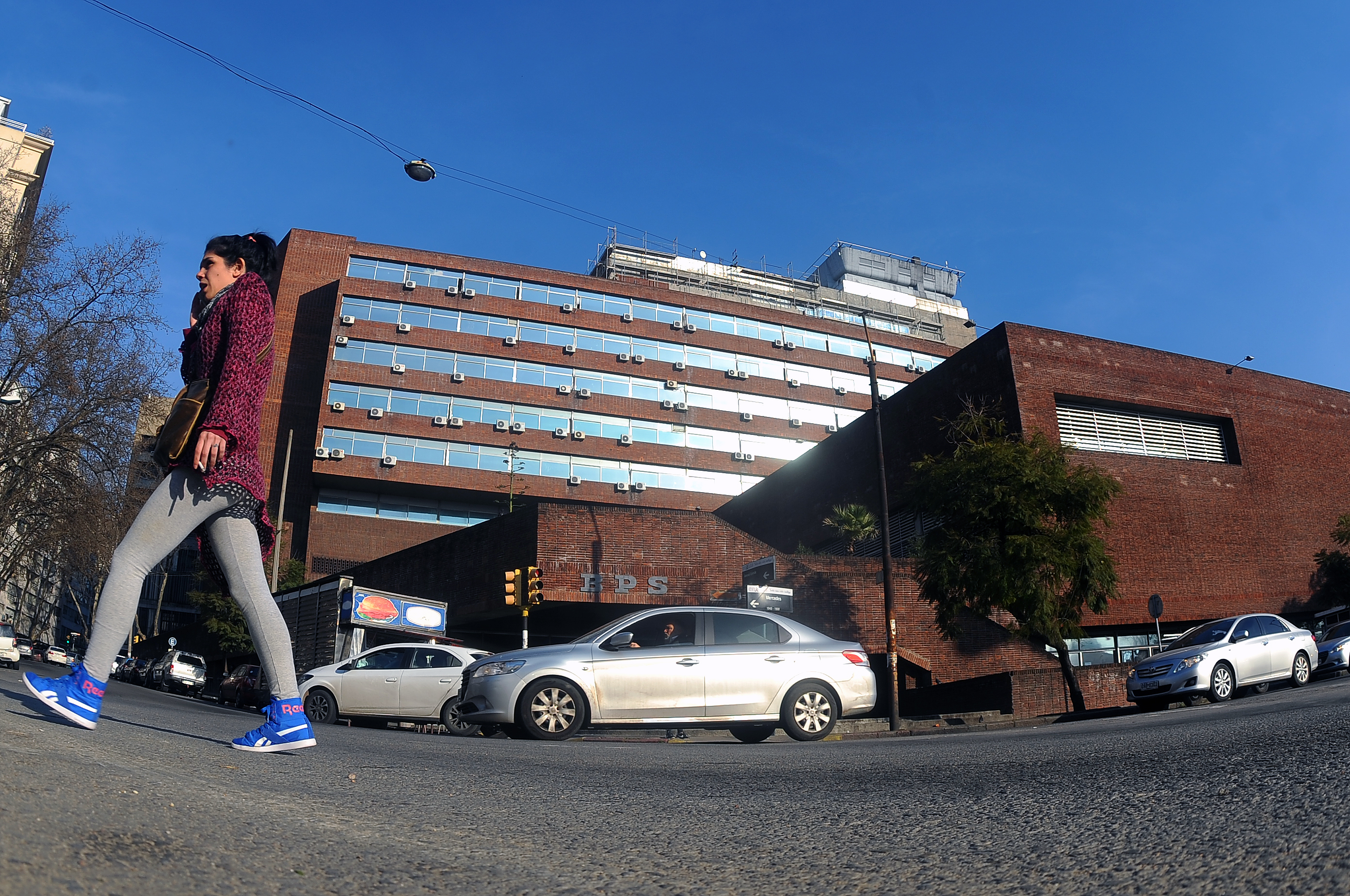 El eterno femenino de una imaginativa pintora