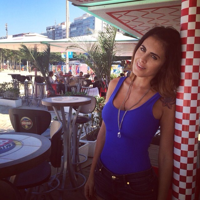 El eterno femenino de una imaginativa pintora