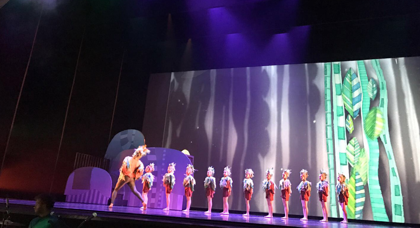 El eterno femenino de una imaginativa pintora