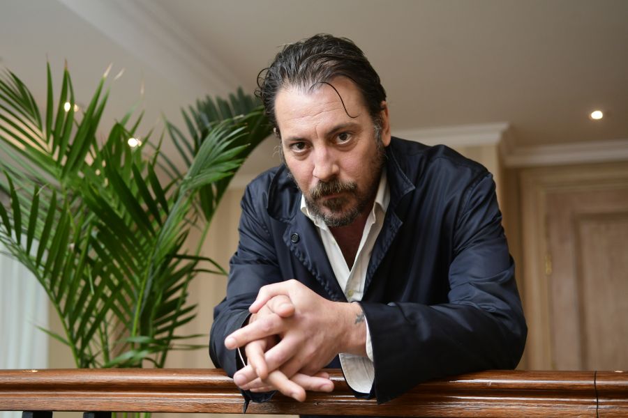 El eterno femenino de una imaginativa pintora