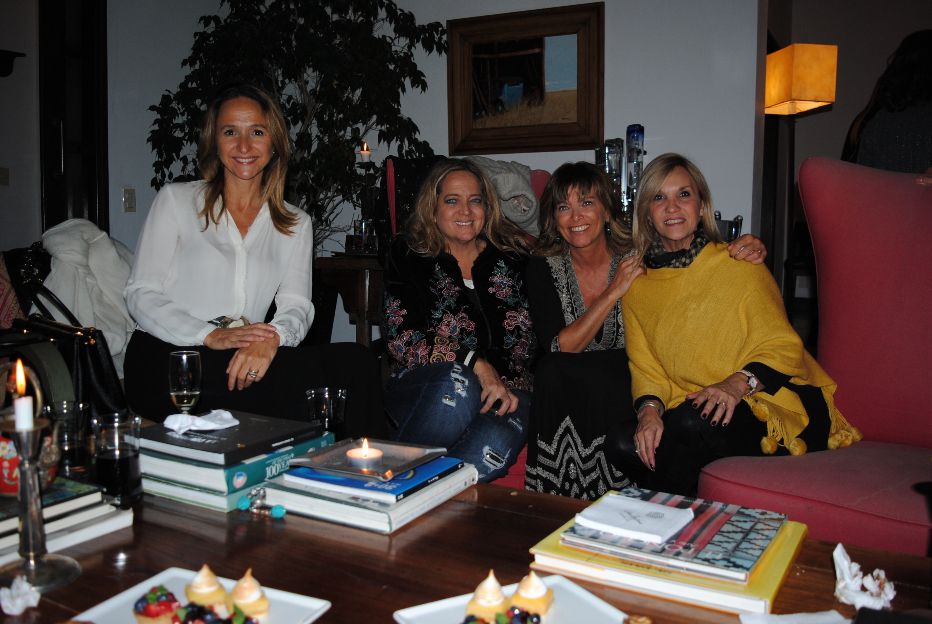 Verónica Raffo, Anabella Junger, Silvina Rocha, Beatriz Argimón.