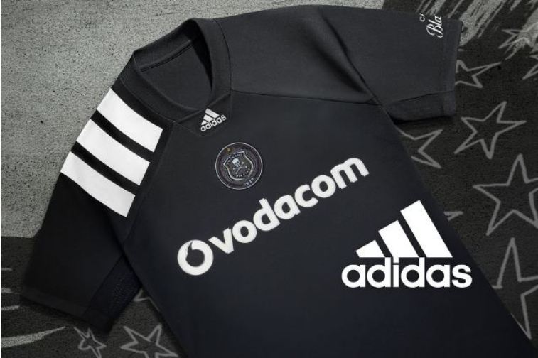 La nueva indumentaria de Orlando Pirates
