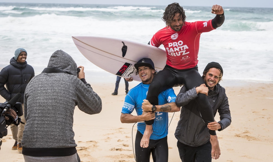 El eterno femenino de una imaginativa pintora