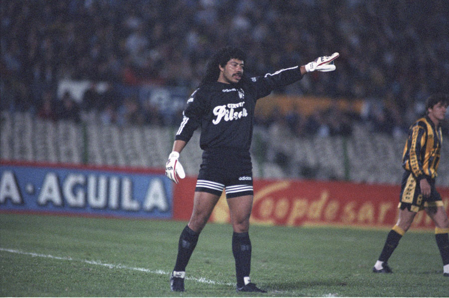 El eterno femenino de una imaginativa pintora