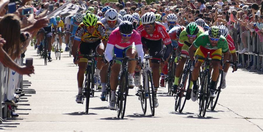 El eterno femenino de una imaginativa pintora