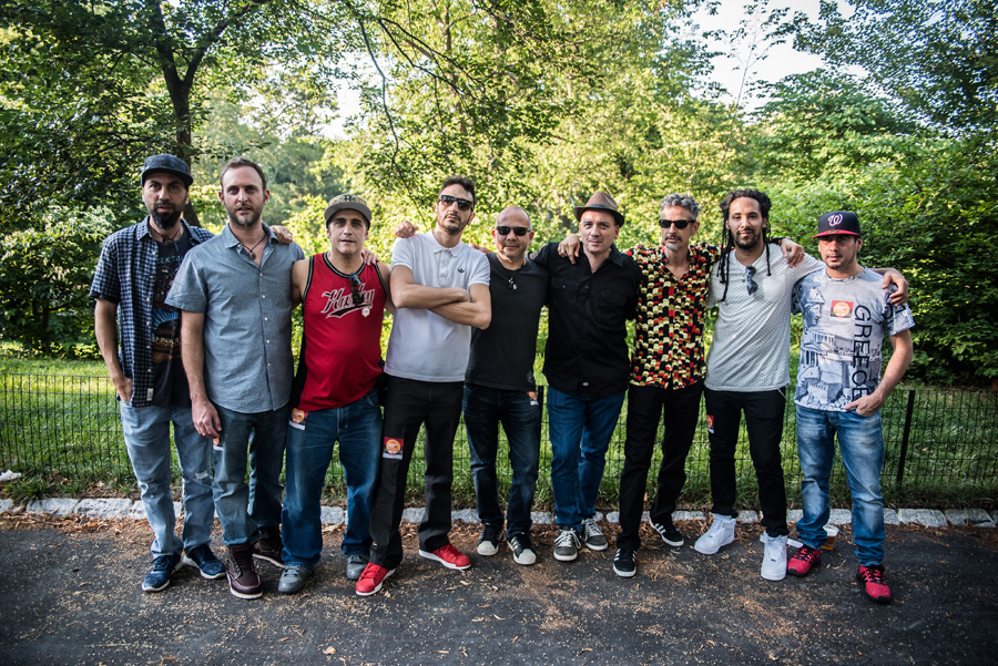 El eterno femenino de una imaginativa pintora