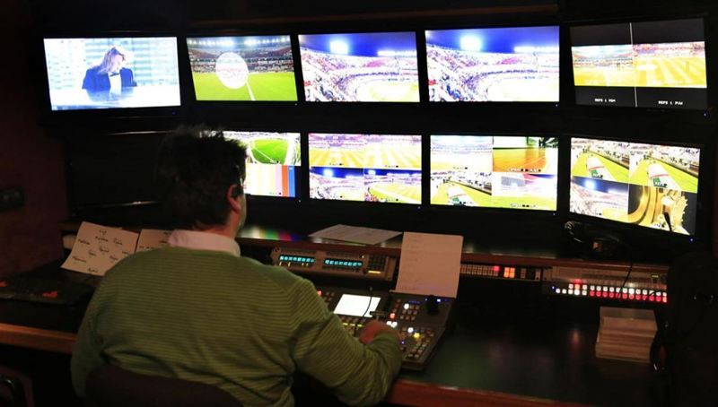 El eterno femenino de una imaginativa pintora