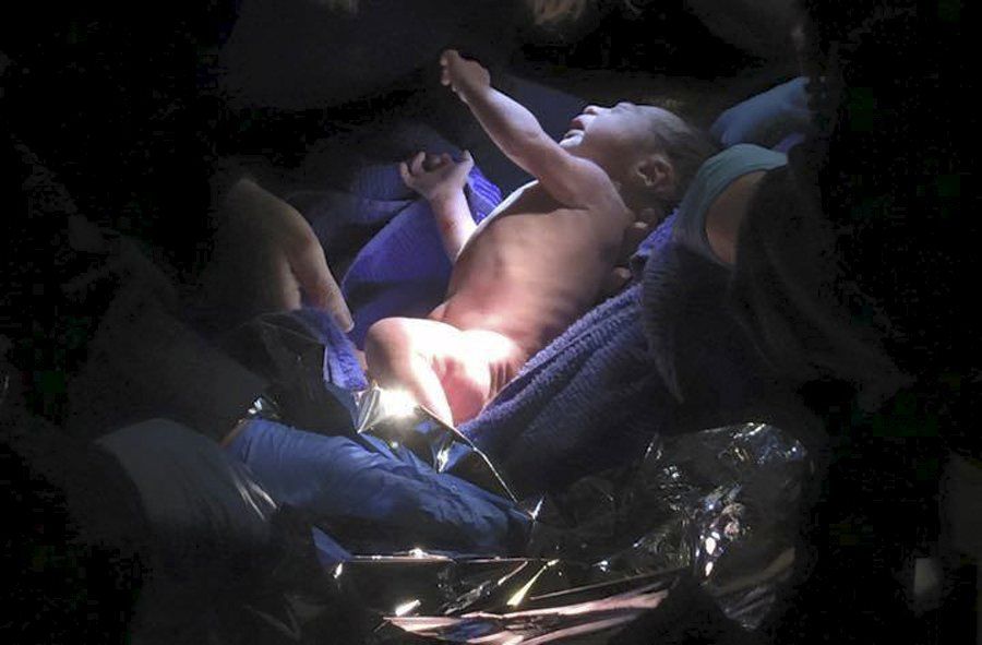 El eterno femenino de una imaginativa pintora