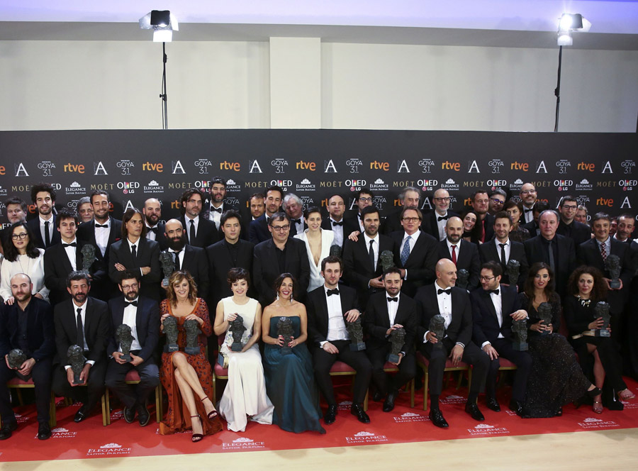 El eterno femenino de una imaginativa pintora